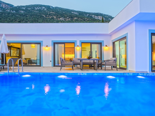  gece  -  Kasım
  | Kaş Yeniköy’de Deniz Manzaralı, Jakuzili Balayı ve Aile Villası – 4 Kişilik Tatil İçin İdeal Seçim